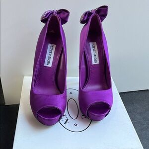 Steve Madden Vibrant Purple Bow Heels